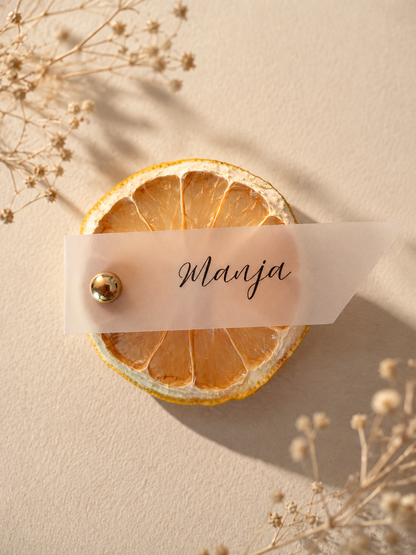 Marque-places sur agrumes séchés personnalisés — mariage élégant et naturel | The Originea