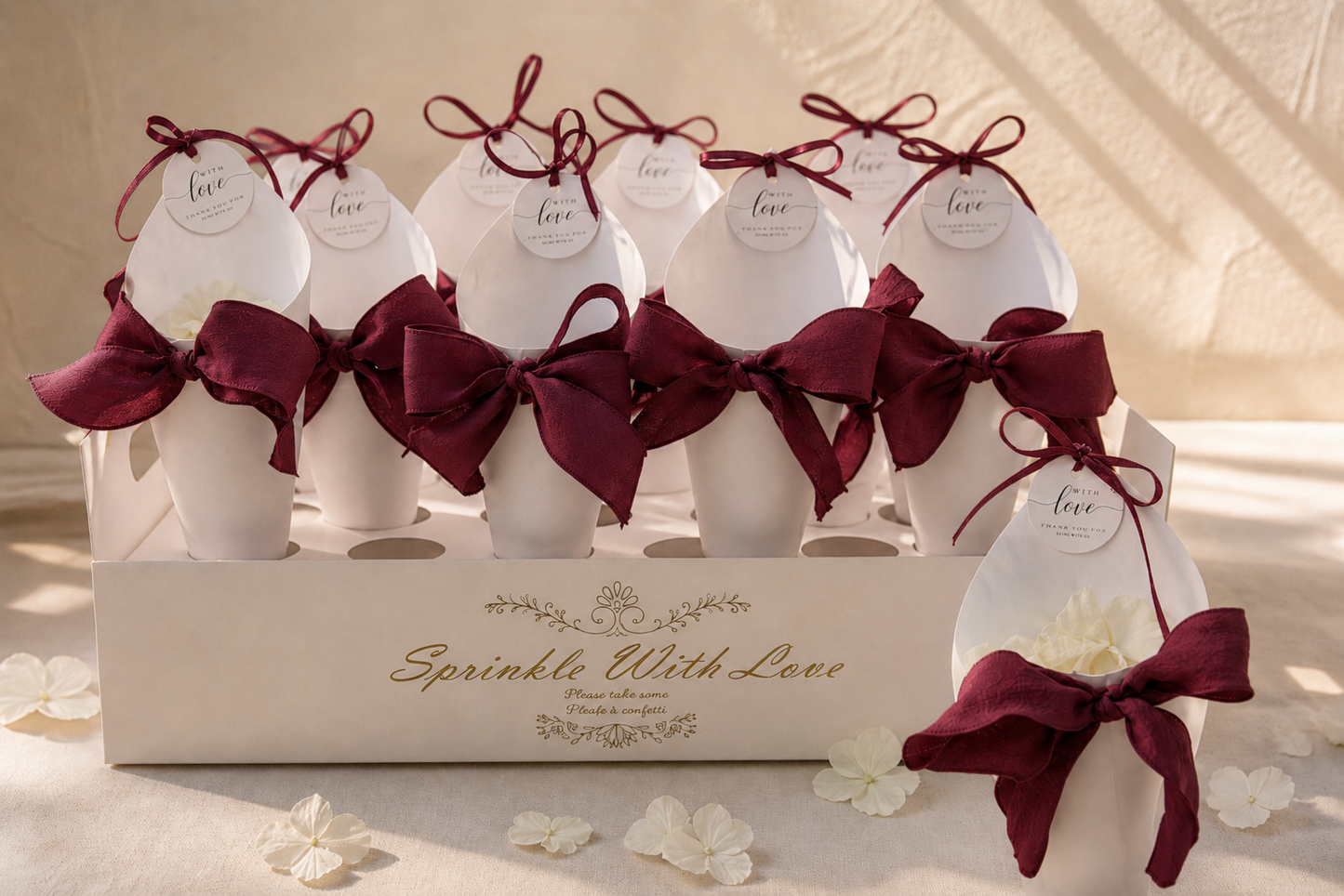 Coffret cornets confettis mariage rubans bordeaux et sticker logo personnalisé — The Originea Provence