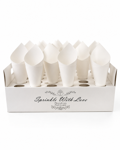 Présentoir carton blanc « Sprinkle With Love » garni de cônes à confettis, table d'accueil mariage | The Originea